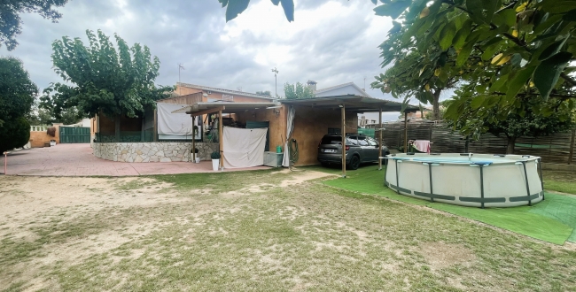 CASA UNIFAMILIAR DE 3 HABITACIONS A LA URBANITZACIÓ LA GOBA - VIDRERES