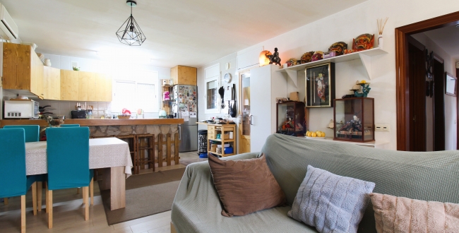 CASA UNIFAMILIAR DE 3 HABITACIONS A LA URBANITZACIÓ LA GOBA - VIDRERES