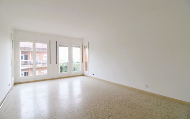 PIS  LLUMINÓS DE 3 HABITACIONS DOBLES A CELRÀ