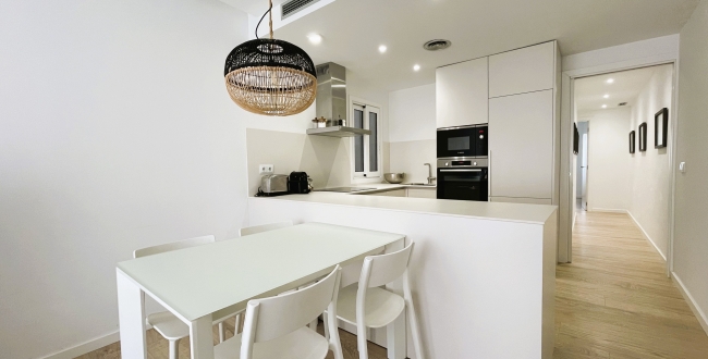 MAGNÍFIC PIS DE 3 HABITACIONS I 2 BANYS REFORMAT I MOBLAT AMB MATERIALS DE QUALITAT A L'EIXAMPLE NORD DE GIRONA