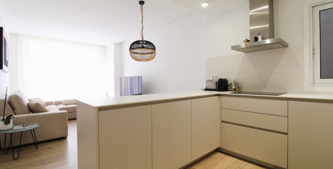 MAGNÍFIC PIS DE 3 HABITACIONS I 2 BANYS REFORMAT I MOBLAT AMB MATERIALS DE QUALITAT A L'EIXAMPLE NORD DE GIRONA