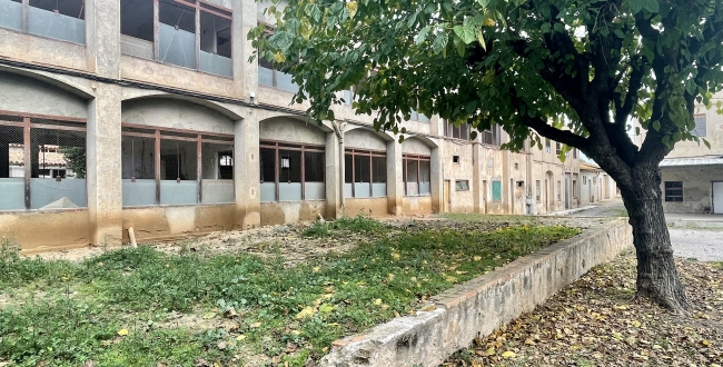 FINCA CATALOGADA COM A MASIA I INSTAL·LACIÓ RURAL AMB 10 HA DE TERRENY A BESCANÓ - GIRONA