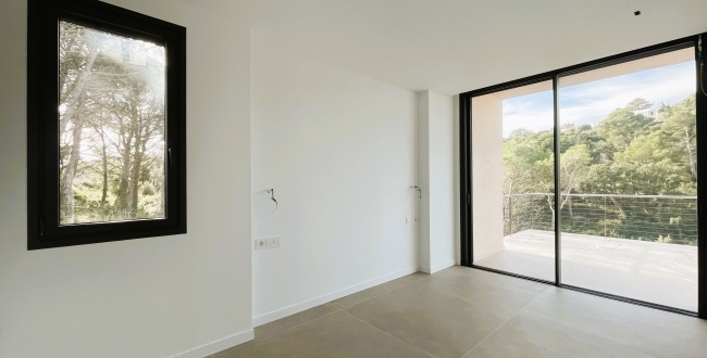 CASA UNIFAMILIAR DE DISSENY CONTEMPORANI I ELEGÀNCIA MEDITERRANEA A BEGUR