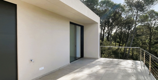 CASA UNIFAMILIAR DE DISSENY CONTEMPORANI I ELEGÀNCIA MEDITERRANEA A BEGUR