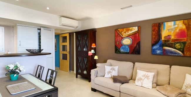 PIS REFORMAT DE 2 HABITACIONS A PRIMERA LÍNIA DE MAR - PALAMÓS