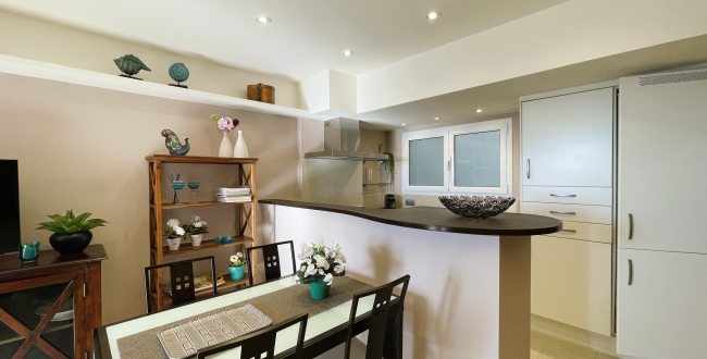 PIS REFORMAT DE 2 HABITACIONS A PRIMERA LÍNIA DE MAR - PALAMÓS