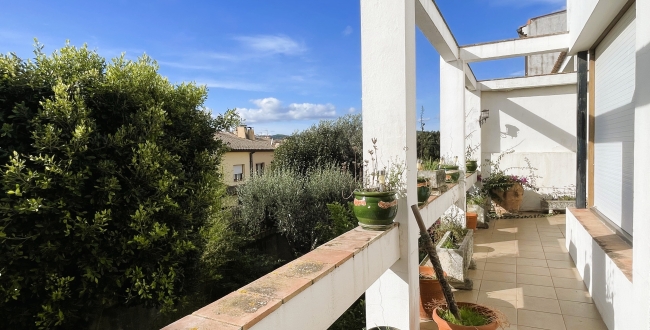 CASA ADOSSADA AMB JARDÍ AL CENTRE DE PALAFRUGELL