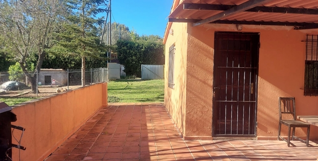 FINCA RÚSTICA AMB CASETA IDEAL COM A ZONA D'ESBARJO A CRUÏLLES