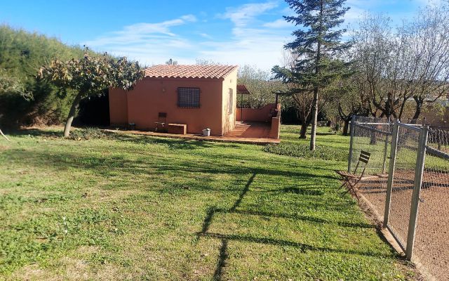 FINCA RÚSTICA AMB CASETA IDEAL COM A ZONA D'ESBARJO A CRUÏLLES