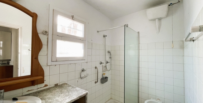 CASA AMB GRAN TERRENY A MONT-RAS