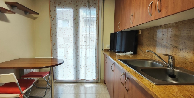 PIS LLOGUER 3 HAB AMB PQ TANCAT DE DUES PLACES A LA DEVESA