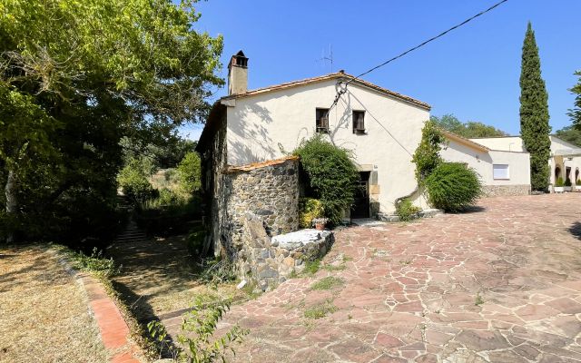 EDIFICI ANTIC MOLÍ AMB HABITATGE I NEGOCI DE RESTAURACIÓ A CALDES DE MALAVELLA 