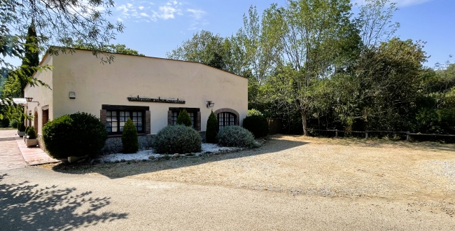 EDIFICI ANTIC MOLÍ AMB HABITATGE I NEGOCI DE RESTAURACIÓ A CALDES DE MALAVELLA 