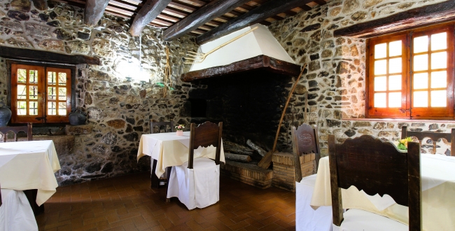 EDIFICI ANTIC MOLÍ AMB HABITATGE I NEGOCI DE RESTAURACIÓ A CALDES DE MALAVELLA 