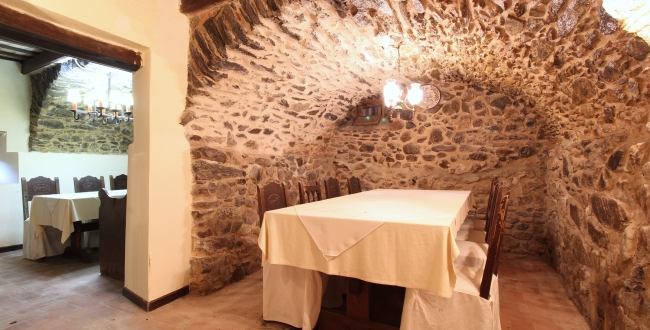 EDIFICI ANTIC MOLÍ AMB HABITATGE I NEGOCI DE RESTAURACIÓ A CALDES DE MALAVELLA 