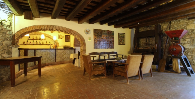 EDIFICI ANTIC MOLÍ AMB HABITATGE I NEGOCI DE RESTAURACIÓ A CALDES DE MALAVELLA 