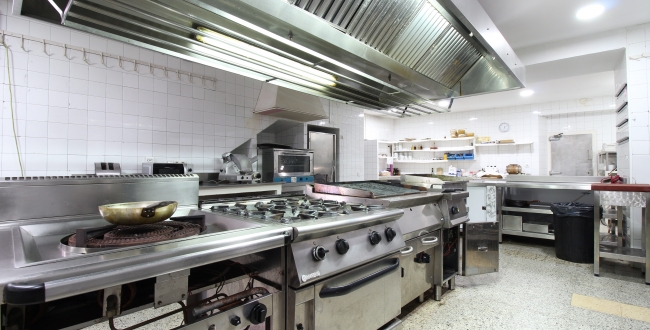 EDIFICI ANTIC MOLÍ AMB HABITATGE I NEGOCI DE RESTAURACIÓ A CALDES DE MALAVELLA 