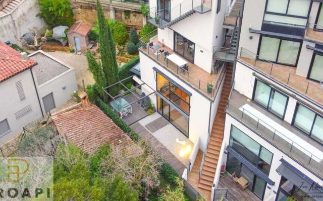   UNA PEÇA ÚNICA AMB JARDÍ PRIVAT A TOCAR DEL BARRI VELL DE GIRONA