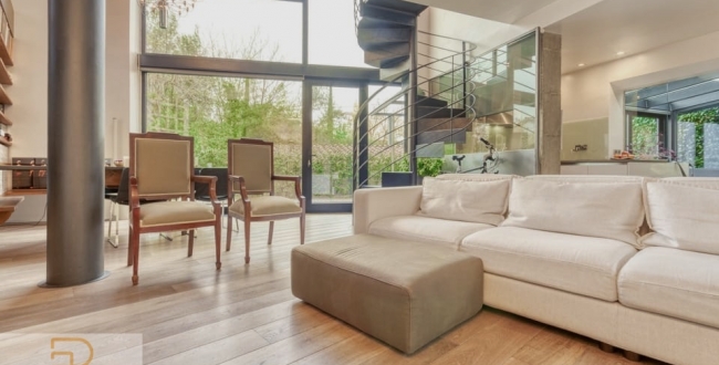   UNA PEÇA ÚNICA AMB JARDÍ PRIVAT A TOCAR DEL BARRI VELL DE GIRONA