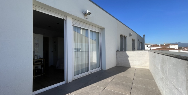 CASA APARELLADA CANTONERA DE LUXE AMB JARDÍ I PISCINA A VILABLAREIX