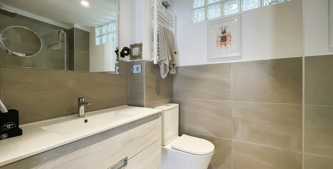 CASA APARELLADA CANTONERA DE LUXE AMB JARDÍ I PISCINA A VILABLAREIX