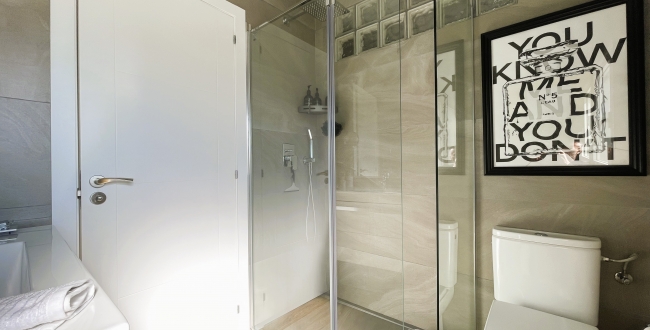 CASA APARELLADA CANTONERA DE LUXE AMB JARDÍ I PISCINA A VILABLAREIX