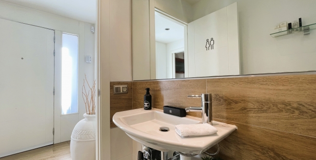 CASA APARELLADA CANTONERA DE LUXE AMB JARDÍ I PISCINA A VILABLAREIX