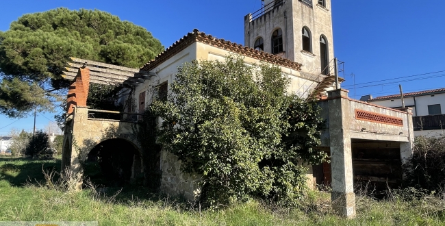 CASA AMB GRAN PARCEL·LA I MOLT POTENCIAL