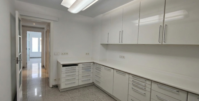 OFFICE RENTAL IN EIXAMPLE NORTH OF GIRONA