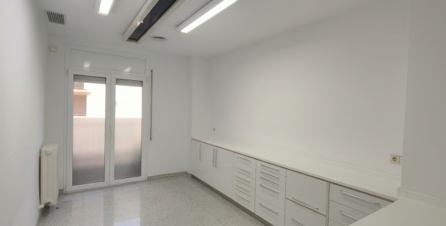 OFFICE RENTAL IN EIXAMPLE NORTH OF GIRONA