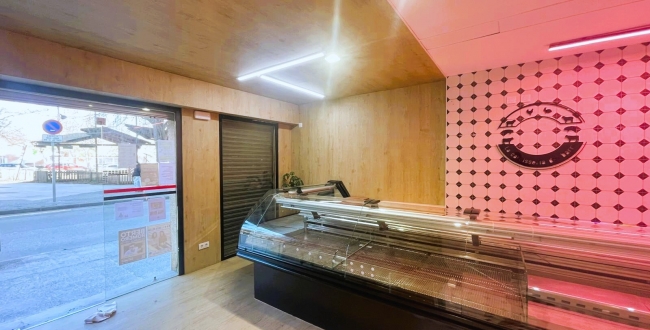 LOCAL COMERCIAL POLIVALENT A L'EIXAMPLE SUD - DAVANT DE PARC I ZONA ESCOLAR 