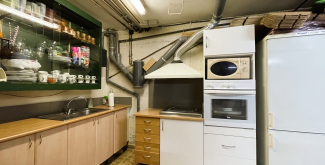  CASA ESQUINERA CON PATIO, GRAN GARAJE Y EXCELENTE UBICACIÓN EN TAIALÀ - FONTAJAU – GIRONA