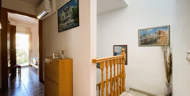  CASA ESQUINERA CON PATIO, GRAN GARAJE Y EXCELENTE UBICACIÓN EN TAIALÀ - FONTAJAU – GIRONA