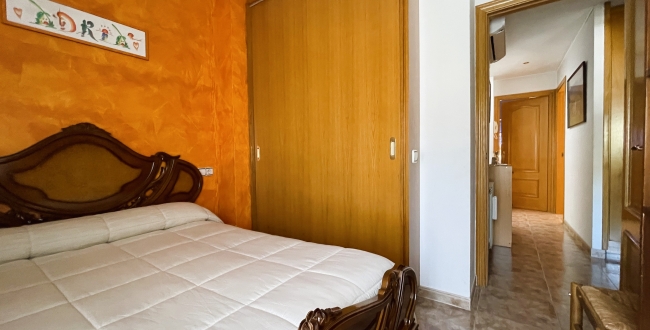  CASA ESQUINERA CON PATIO, GRAN GARAJE Y EXCELENTE UBICACIÓN EN TAIALÀ - FONTAJAU – GIRONA