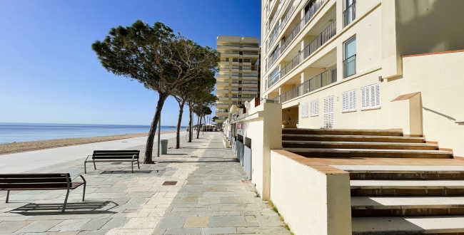 ESTUDIO REFORMADO EN PRIMERA LÍNEA DE MAR – PLANTA ALTA – PLATJA D'ARO