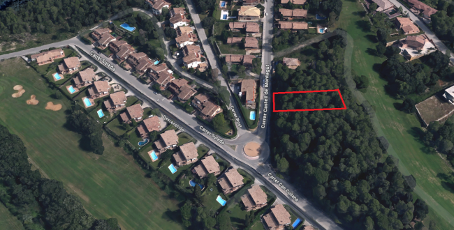 EXCLUSIVE 949 m² PLOT IN GOLF GIRONA – GREAT BUILDING POTENTIAL AND ONE OF THE BEST LOCATIONS AVAILABLE