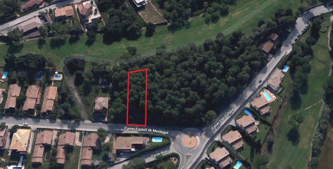 EXCLUSIVE 949 m² PLOT IN GOLF GIRONA – GREAT BUILDING POTENTIAL AND ONE OF THE BEST LOCATIONS AVAILABLE