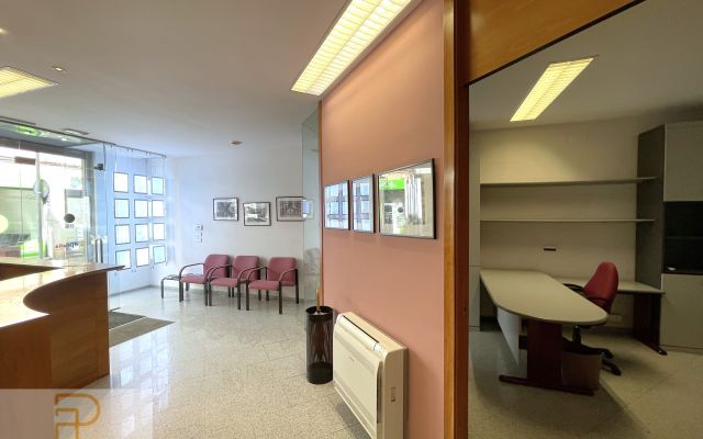 LOCAL COMERCIAL EN LLOGUER IDEAL DESPATX C. RUTLLA GIRONA