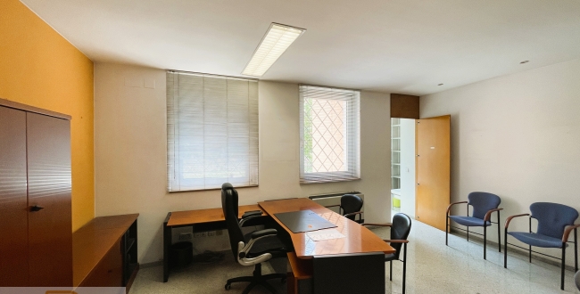LOCAL COMERCIAL EN LLOGUER IDEAL DESPATX C. RUTLLA GIRONA