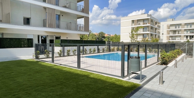 PLANTA BAIXA D'OBRA NOVA AMB 2 HABITACIONS, JARDÍ PRIVAT DE 90M2, PÀRQUING I ZONA COMUNITARIA AMB PISCINA A DOMENY - GIRONA 
