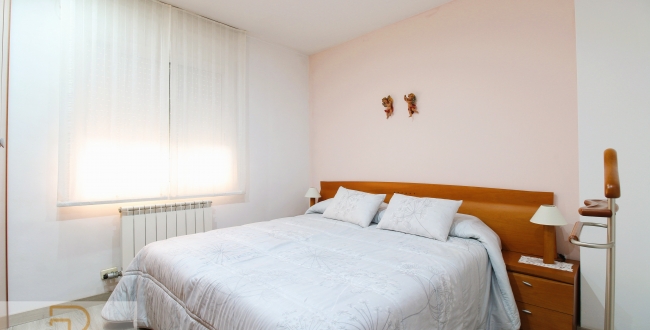 FANTÀSTIC DÚPLEX DE 140M2 AMB 4 HABITACIONS DOBLES, 3 BANYS I EN PERFECTE ESTAT DE CONSERVACIÓ A STA. EUGÈNIA - GIRONA