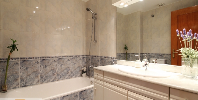 FANTÀSTIC DÚPLEX DE 140M2 AMB 4 HABITACIONS DOBLES, 3 BANYS I EN PERFECTE ESTAT DE CONSERVACIÓ A STA. EUGÈNIA - GIRONA