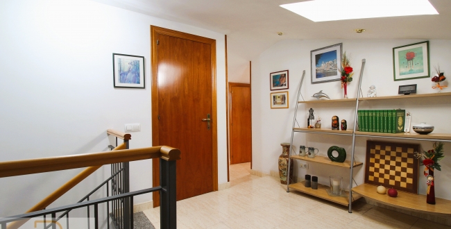 FANTÀSTIC DÚPLEX DE 140M2 AMB 4 HABITACIONS DOBLES, 3 BANYS I EN PERFECTE ESTAT DE CONSERVACIÓ A STA. EUGÈNIA - GIRONA