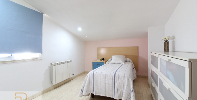 FANTÀSTIC DÚPLEX DE 140M2 AMB 4 HABITACIONS DOBLES, 3 BANYS I EN PERFECTE ESTAT DE CONSERVACIÓ A STA. EUGÈNIA - GIRONA