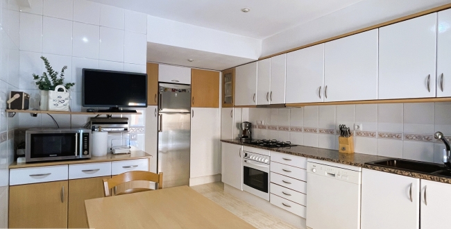 FANTÀSTIC DÚPLEX DE 140M2 AMB 4 HABITACIONS DOBLES, 3 BANYS I EN PERFECTE ESTAT DE CONSERVACIÓ A STA. EUGÈNIA - GIRONA