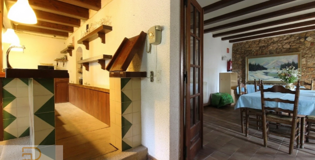 SPECTACULAR MASIA WITH AN EXTENSIVE EXTENT OF LAND IN JUIÀ