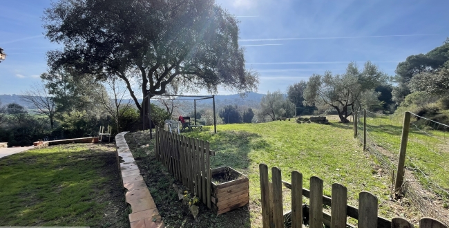 SPECTACULAR MASIA WITH AN EXTENSIVE EXTENT OF LAND IN JUIÀ