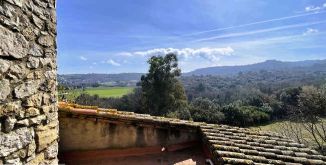 SPECTACULAR MASIA WITH AN EXTENSIVE EXTENT OF LAND IN JUIÀ