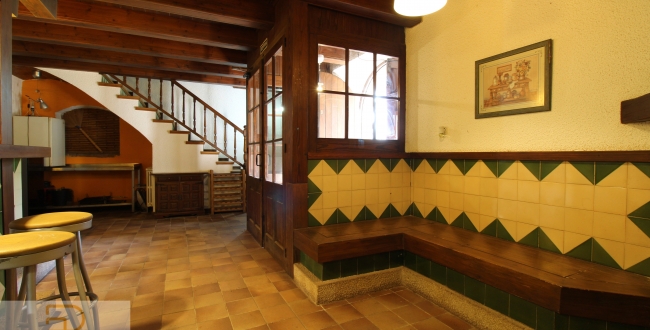 SPECTACULAR MASIA WITH AN EXTENSIVE EXTENT OF LAND IN JUIÀ