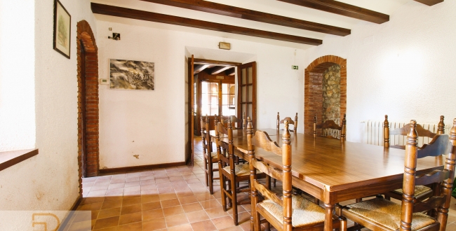 SPECTACULAR MASIA WITH AN EXTENSIVE EXTENT OF LAND IN JUIÀ